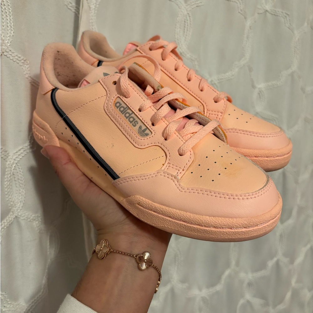 Clear orange adidas continental 80 trainers 
Size 5.5 in kids, fits a size 7W